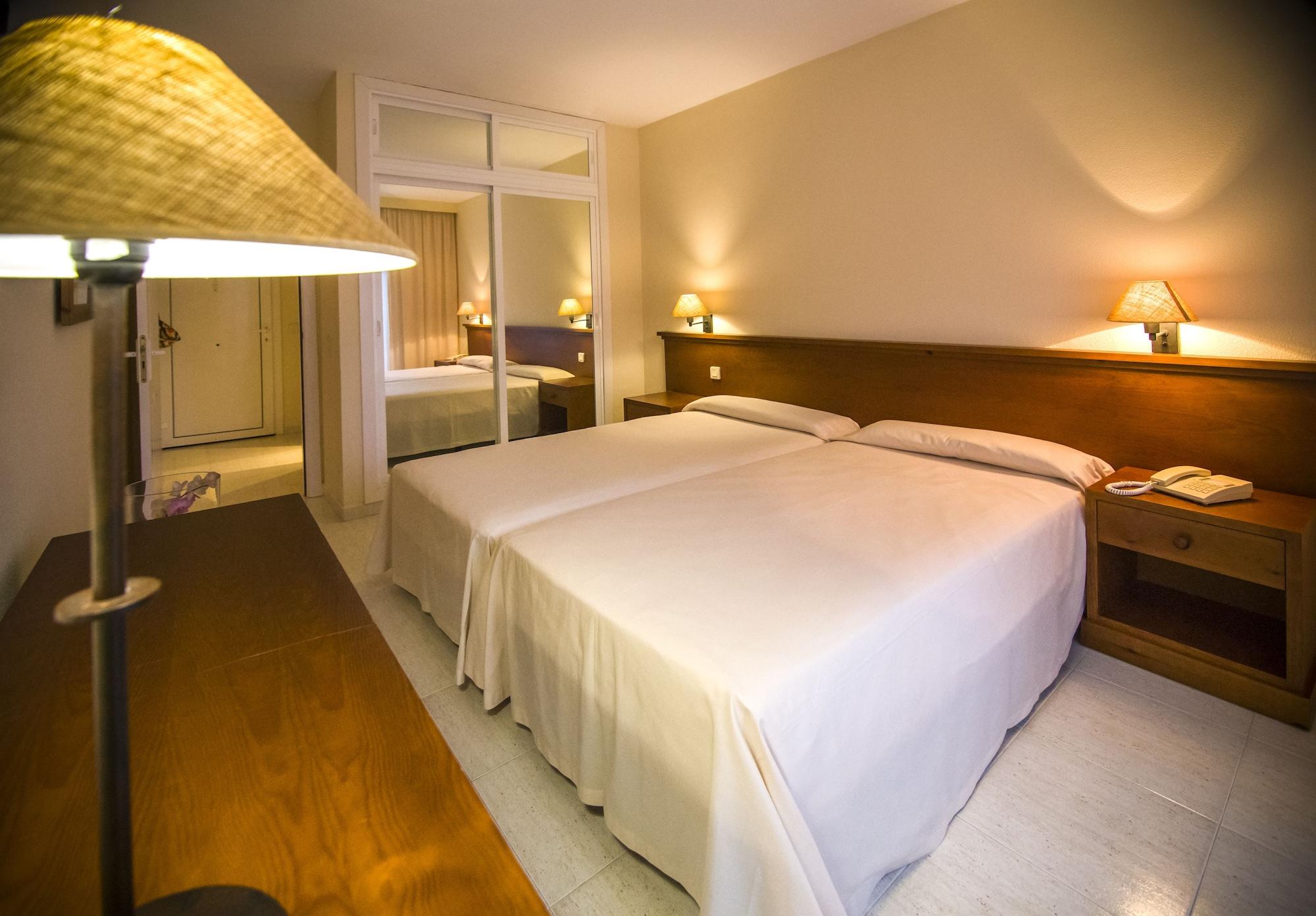Aparthotel Las Dunas Chiclana de la Frontera Ngoại thất bức ảnh